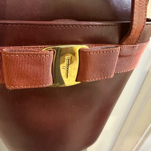 Authentic Salvatore Ferragamo Bucket bag - Picture 4 of 10